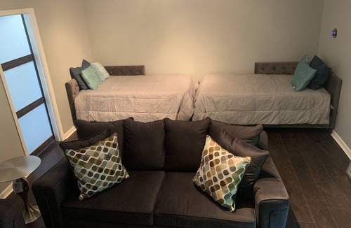 Collier Heights House | 5 Bdrm Modern Oasis w/Pool & Basketball - 5 mins to downtown ATL!