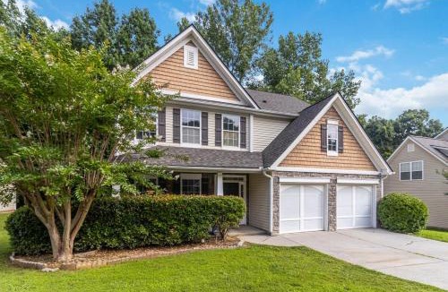 Duluth House | 5-Bed Gem Close to Duluth Fun Sleeps 16