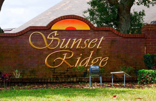 Sunset Ridge Villa | 5 Bed pool home, 2 King masters Close to Disney and shops and Golf