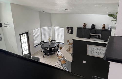 Lake Davenport Estates House | 5-bedroom 3-bathroom house with Pool, in gorgeous Davenport. Close to parks
