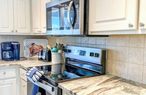 East End House | 5 Bedroom. Heated Pool, Pet Friendly, 4 King SGI