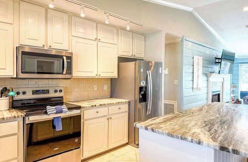 East End House | 5 Bedroom. Heated Pool, Pet Friendly, 4 King SGI