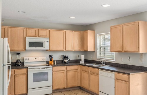 Lake Wilson Preserve Villa | 5 Bedrooms Vacation Home near Disney
