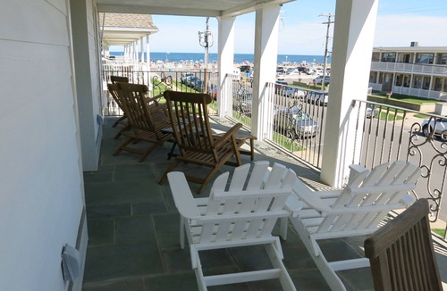 Wall House | 5 BR/3 BA - 250' from Beach - Great Ocean Views - Northern End