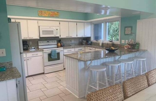 Seabrook Island House | 5 BR Home! Across from Boardwalk to the Beach! Amenity access included