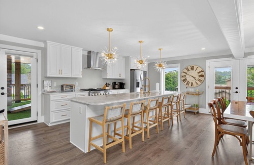 Blowing Rock House | 5 BR Luxury Home on Main Street in Downtown Blowing Rock + Hot Tub!