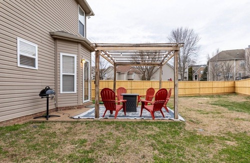 Spring Hill House | 5-BR Near Peter Jenkins Trail