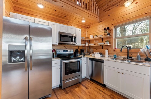 Jasper Cabin | 5 Cabins for Groups - Sleeps 54 + Hot Tubs