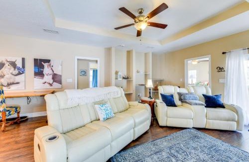 Vamo House | 5 Mi to Beach Family Retreat in Sarasota!