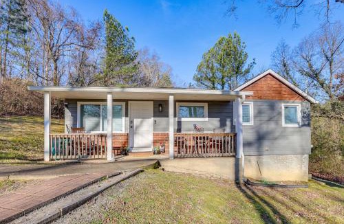 Stuart Heights - Rivermont House | 5 Mi to Dtwn Chattanooga: Modern Family Getaway