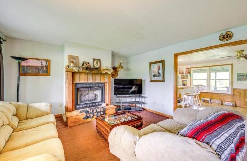 Waynesville House | 5 Mi to Lake Junaluska: Mtn Haven w/Deck!