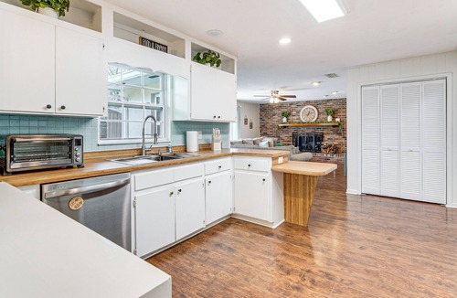 Fort King District House | 5 Mi to Silver Springs State Pk: Gem w/Game Room!