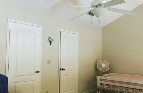 Gleneagles House | 5 miles from downtown Naples 5th Avenue!