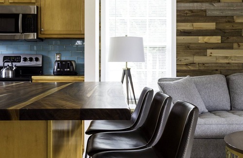 Woodfin House | 5 min to DT AVL ! Sparkling CLEAN, hip chic