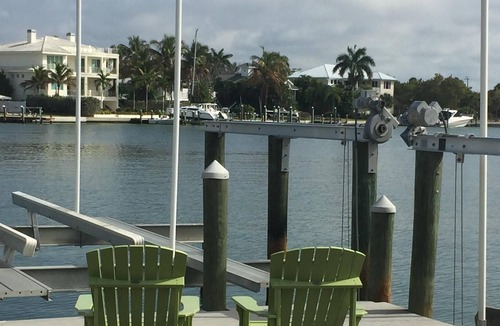Bay Isle House | 5⭐️ SIESTA KEY WATERFRONT RANCH, POOL, DOCK, LIFT, DESK AREA, MASSAGE ROOM