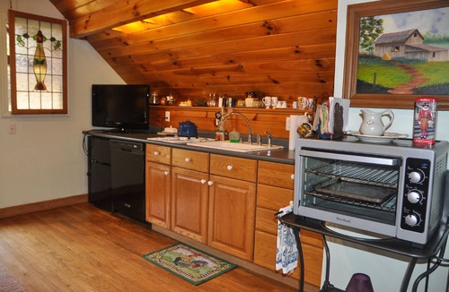 Bostic Cabin | 5 star Creekside Romantic Getaway for two & 58 acres & Fresh Warm Bread & Pond