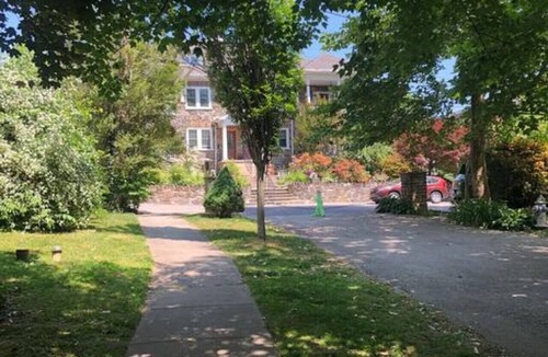 Narberth House | 5 Star Penthouse: King Deck AC Train