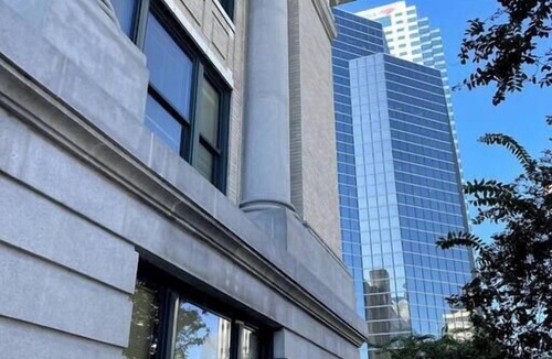 North Hyde Park Apartment | 5 STARS 1BR Hyde Park 5mDTwn POOL