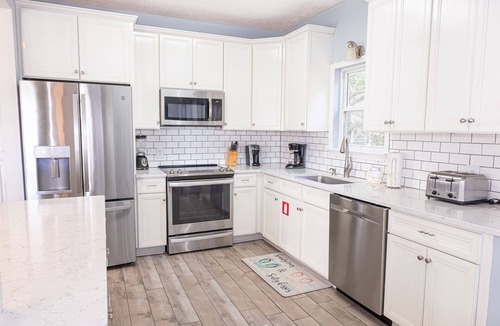 White's Gulfview House | 50 Steps to Quiet Gated Beach! Private Heated Pool-LOTS of Parking + 6 Bikes!