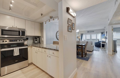 Madeira Beach Condo | 502 Villa Madeira 3 bedroom, 2 bathroom serene Gulf front condo exceptional views