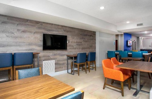North Beach Hotel | 51 m² Hotel ∙ 2 bedrooms ∙ 127 guests