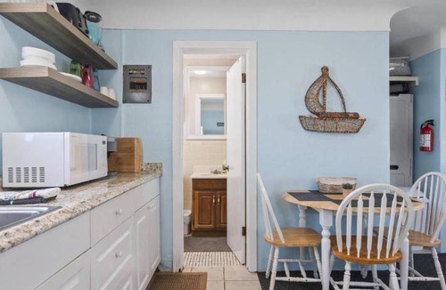 Painters Hill House | 55 m² House ∙ 1 bedroom ∙ 5 guests