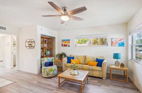 Gulfport Condo | 56 m² Condo ∙ 1 bedroom ∙ 4 guests