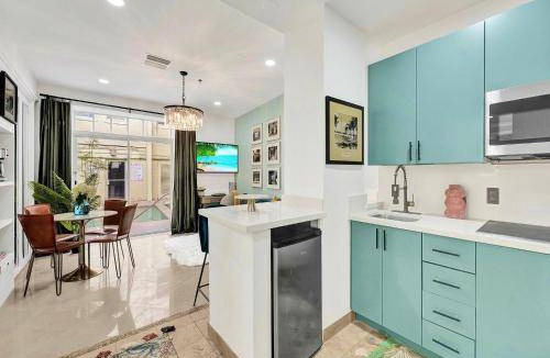 South of Fifth Apartment | 56 m² Serviced apartment ∙ 4 guests