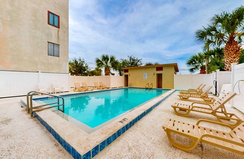 Holiday Beach Condo | 58 m² Condo ∙ 1 bedroom ∙ 6 guests