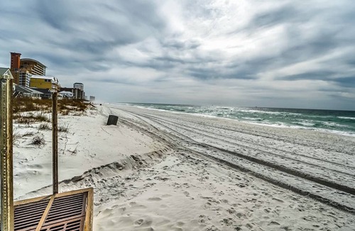 Holiday Beach Condo | 58 m² Condo ∙ 1 bedroom ∙ 6 guests
