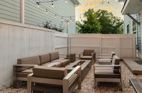 Mount Pleasant House | 58 Shem Dr - MTP