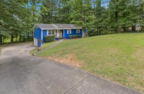 Church Street Villa | 5BD 2BTH Home Near Hartsfield Jackson Airport
