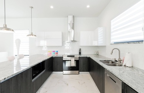 East Naples House | 5bdr/5.5ba Modern Oasis with outdoor Gym, Cold Plunge, Heated Pool & Jacuzzi