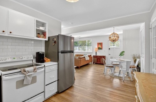 Charleston House | 5BR Charleston Oasis w/Screened Porch for Groups