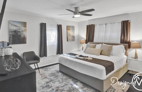 Royal Poinciana House | 5BR Fun Zone: Pool, Rooftop, Games & Beach Nearby!
