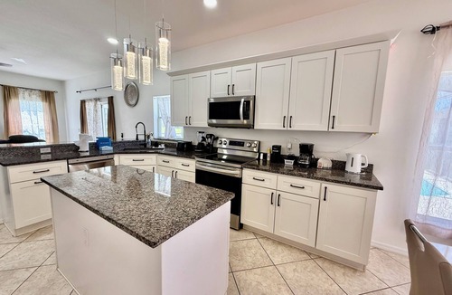 Kissimmee House | 5BR HOME W/PRIVATE POOL& GAME ROOM CLOSE TO MAJOR ATTRACTIONS