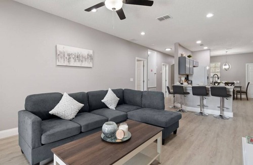 Sunset Ridge Villa | 5BR Villa | Private Pool + Game Room | 16 Min to Disney, Sleeps 12
