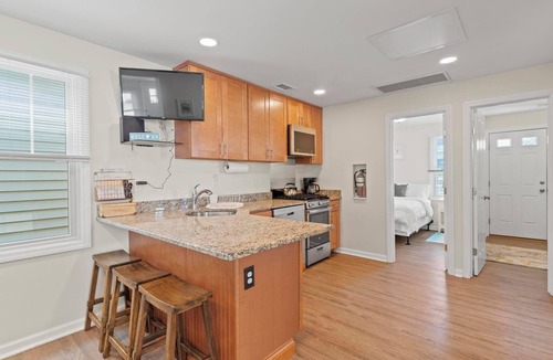 Seaside Heights Cottage | 5min walk to the beach Home 2 BR 1 Bth Grill &Deck