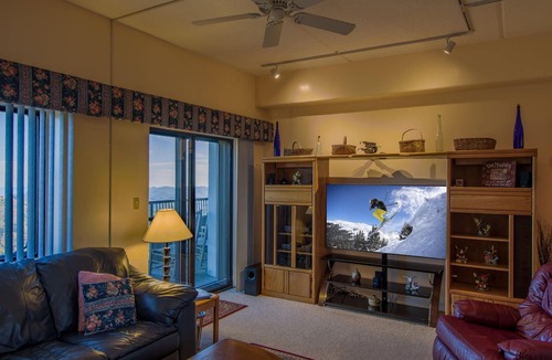 Seven Devils Condo | 5th Floor Condo w/Views of Grandfather Mountain
