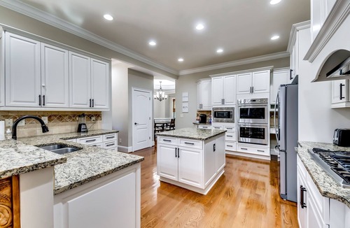 Ashford Park House | 6 BDRM, 5.5Bath Brookhaven home. Sleeps 12 with pool and Family friendly. Fenced