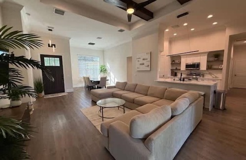 Fish Hawk Villa | 6 bed room, 3 bathroom, Villa in Lithia