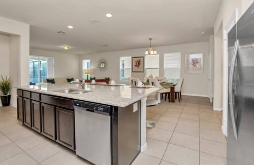 West Haven Villa | 6 bedroom 5 bathroom with Spa and Games Room Brand New Modern Furnishings