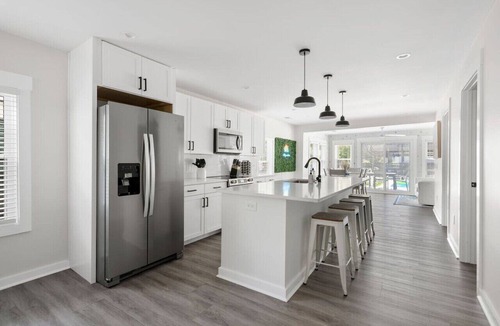 North Charleston Apartment | 6 Bedroom Compound with Pool!