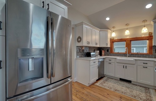 Point Pleasant Beach House | 6-bedroom home with 12 beach badges 2 blocks to beach with private studio apt