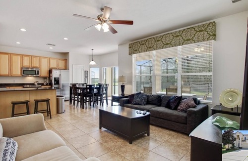Windsor Hills House | 6 Bedroom Vacation Home with South Facing Pool in Windsor Hills close to Disney