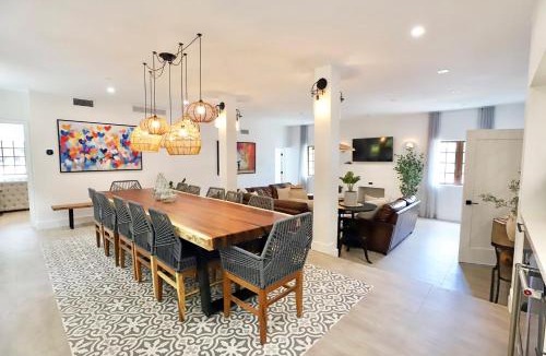 South Beach Villa | 6 Bedroom Villa with Pool & Parking in Heart of South Beach Miami