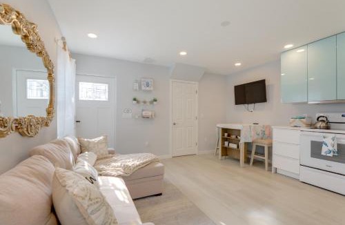 Sarasota Springs Apartment | 6 Mi to Dtwn Sarasota Apt with Patio and Fire Pit