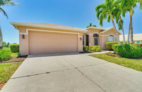 Beachwalk Isles House | 6 Mi to Fort Myers Beach: Lakefront Home w/Pool