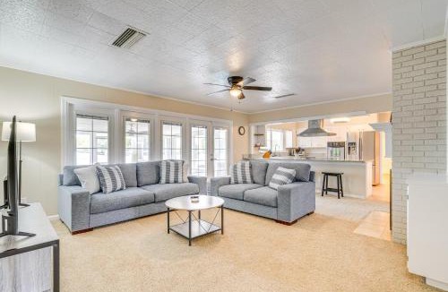 Winter Haven House | 6 Mi to Legoland Retreat with Pool and Fenced Yard