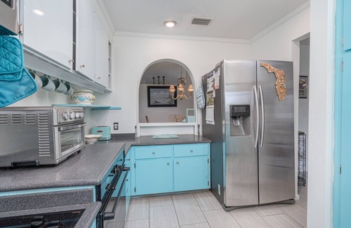 Oakview Heights House | 6 Min Walk to Beach! Beach Daze-Accessible Beach-Side Home